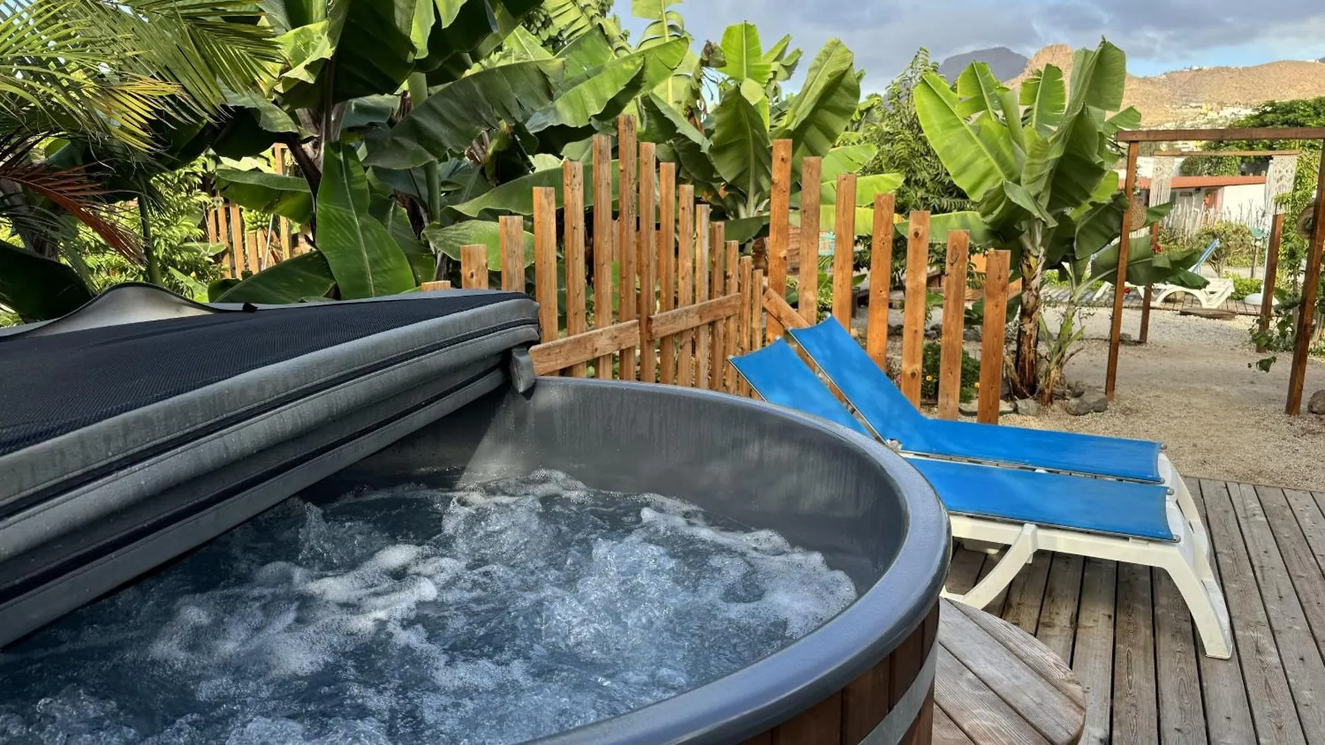 Ferienwohnung A-Nueva! Magec Vip Jacuzzi Privado Buzanada 0*,  Spanien